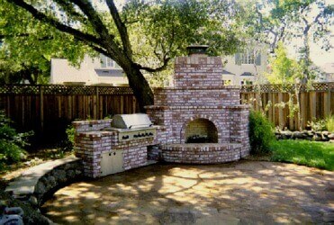 Fireplaces & Fire Pits with Benches